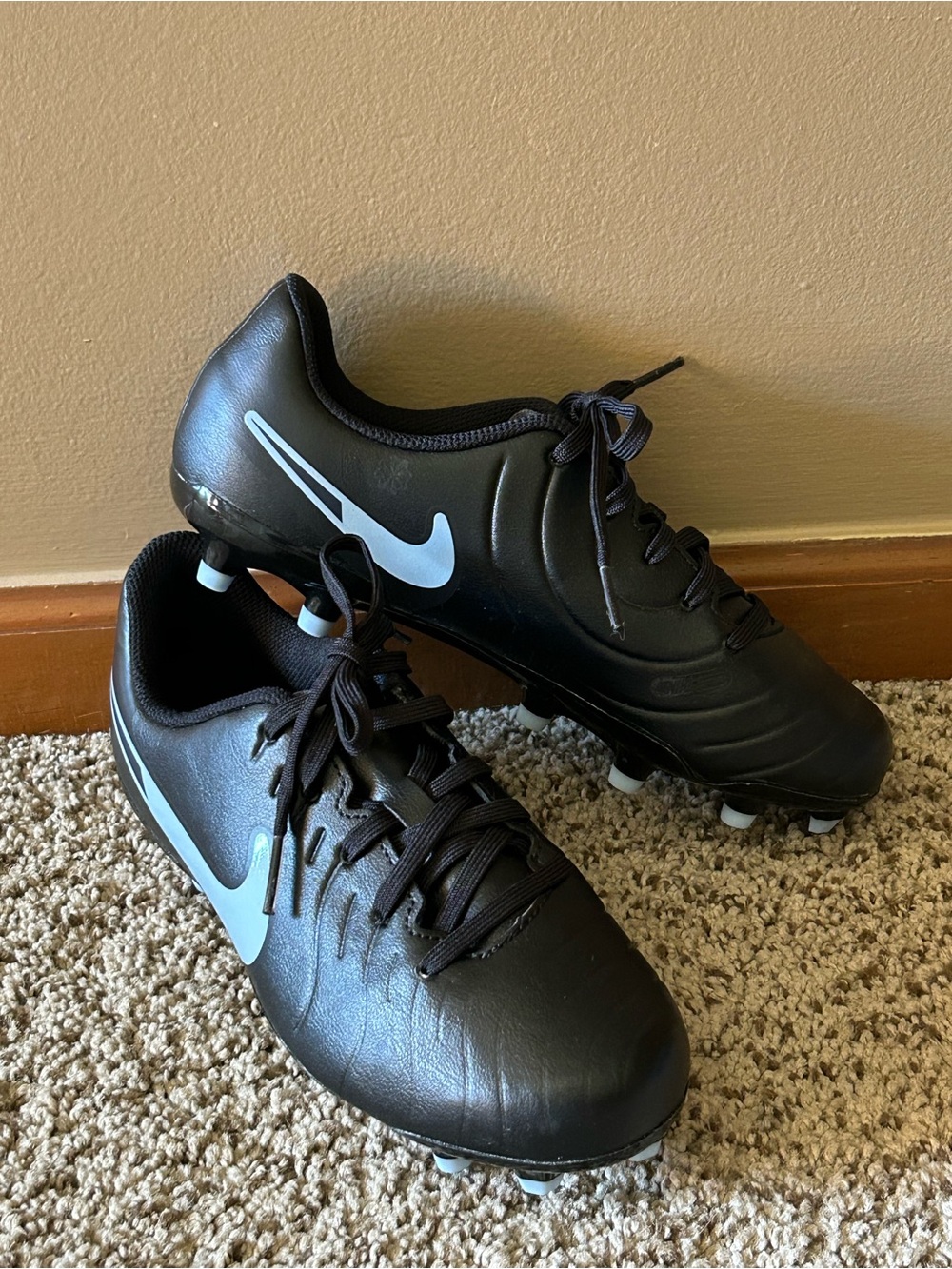 Nike Kids Legend 10 Club Soccer Cleats black/blue size 3.5 youth